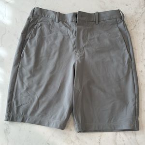 Men lululemon performance casual golf dress short Size 34" waist gray 10" inseam